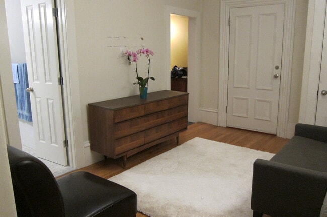 Livingroom - 308 Brookline St. Unit 2