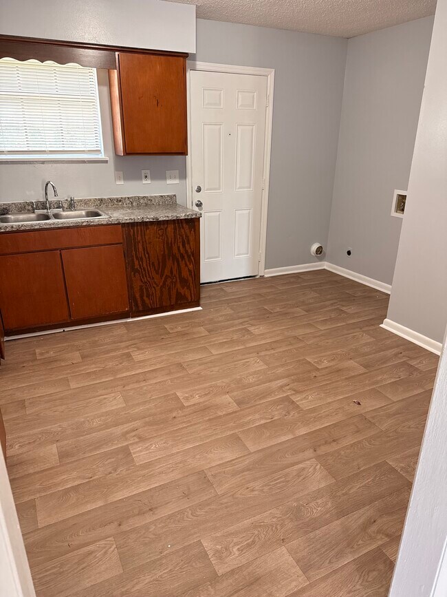 305 Hawk View Ct Unit 305