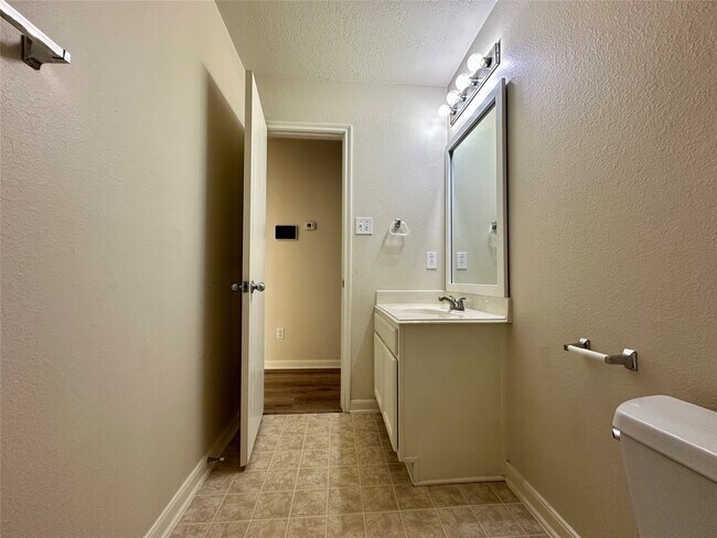 Photo - 20515 Hillsdale Park Dr