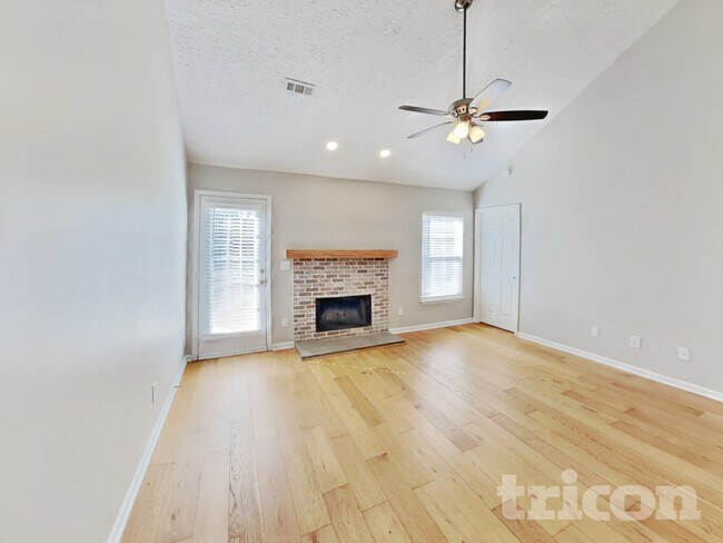 Photo - 4021 Deer Run Trce