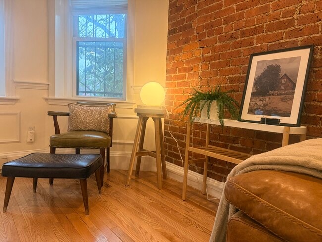living space - cozy reading nook - 382 Riverway St Unit A