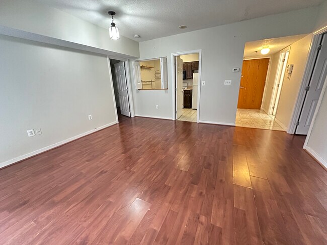 Photo - 147 Kelton St