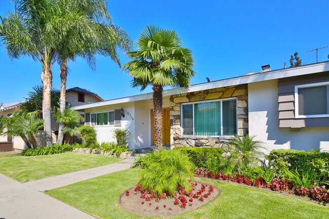 Downey Apts