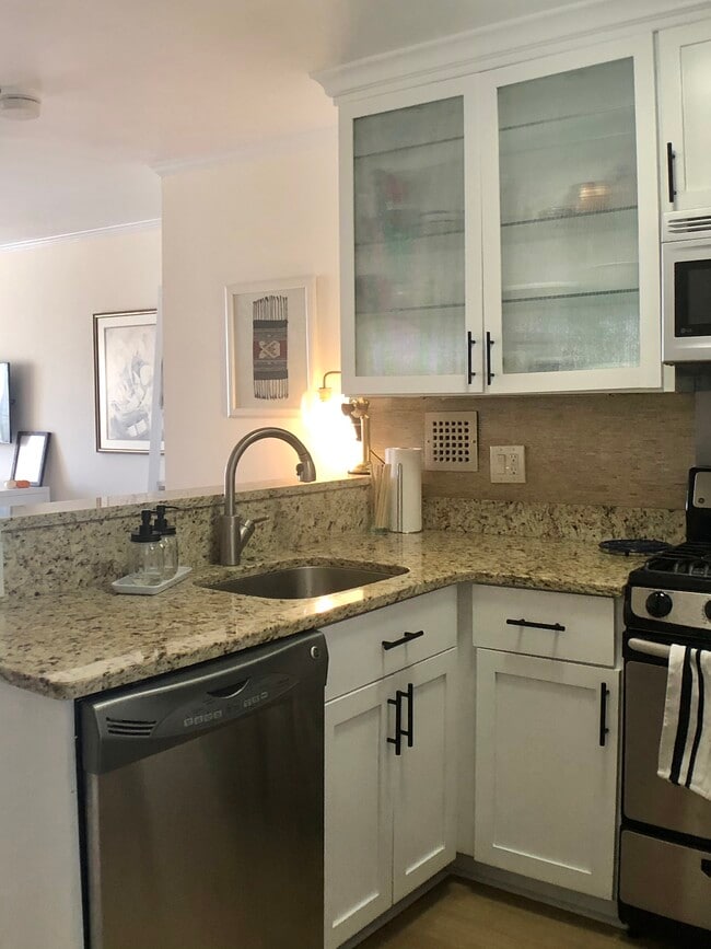 Kitchen - 1239 Vermont Ave NW Condo Unit 1007