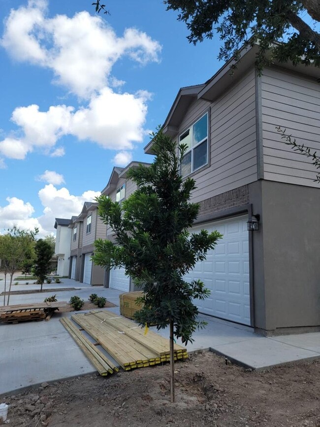 Photo - 1704 Nassau St