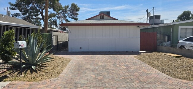 Building Photo - 315 Arnold St