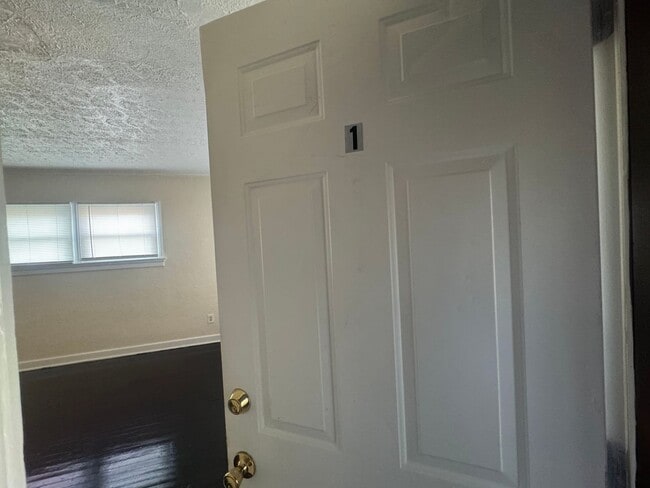 Photo - 2010 Auburn Ave Unidad 1