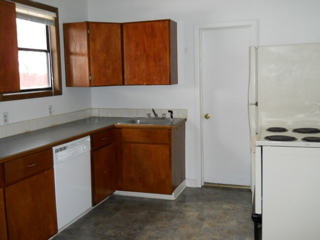 Photo - Cute 2bd/1ba Vintage Bungalow