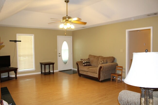 Photo - Exquisite 3BR/2BA Home Minutes from Moody AFB with Luxurious Features!