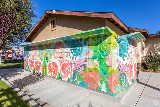 Casilleros seguros para paquetes - Golden Valley Luxury Apartments