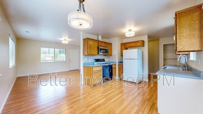 Photo - 832 S Orchard Ave