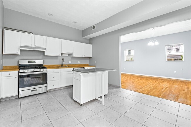 Photo - 37 Munroe St Apartment Unit 2