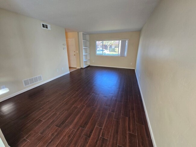 Photo - Spacious & Upgraded Clairemont Townhome – Prime Central Location!