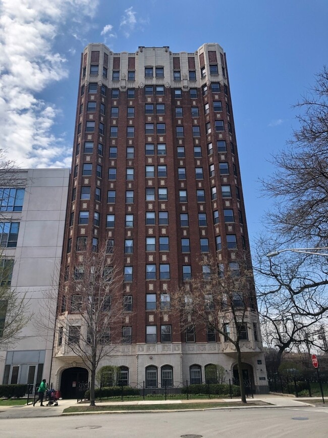 Building Photo - 5346 S Cornell Ave Unit 1404