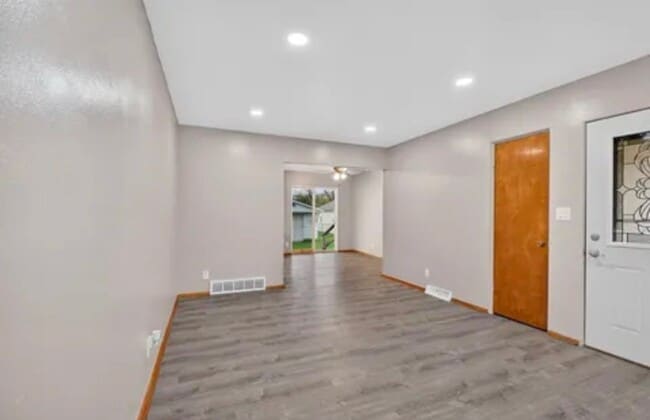 Photo - 1234 Northey St