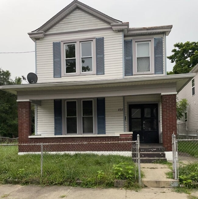 Building Photo - 858 S 23rd St