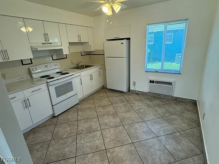 Photo - 4956 Viceroy St