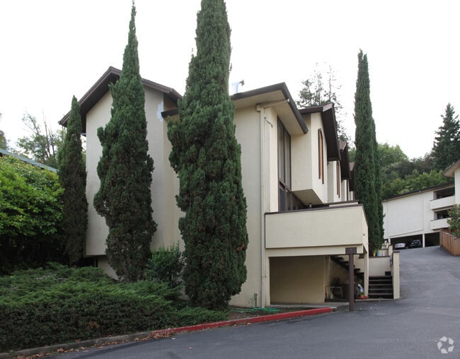 Building Photo - Franciscan Manor Rental