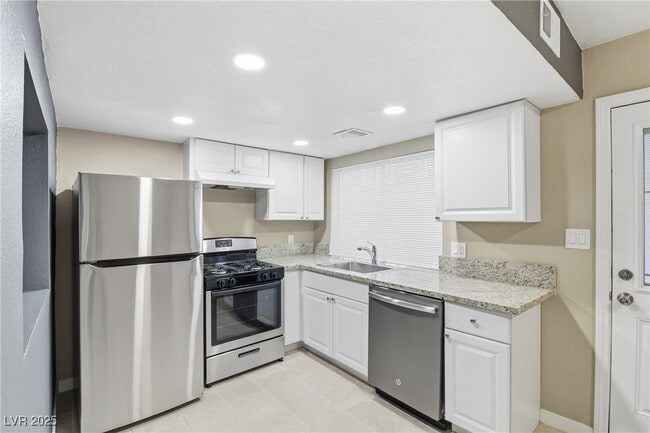 Photo - 4039 Village Square