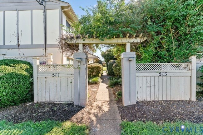 Building Photo - 511 S Harrison St