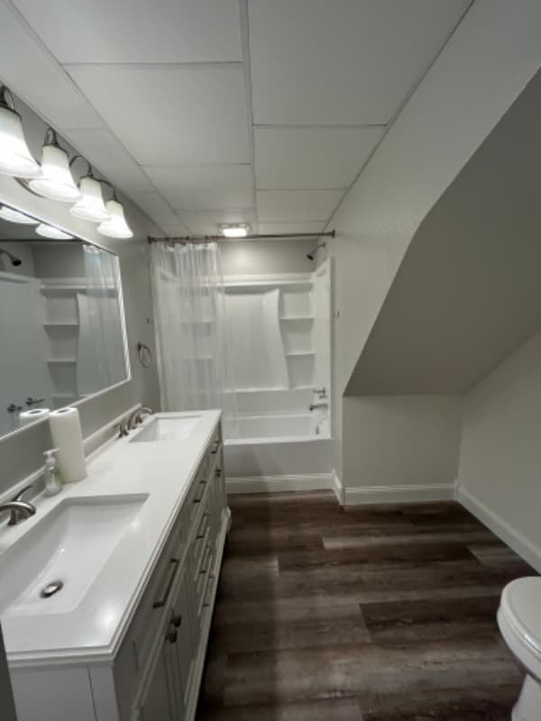 Photo - 1036 W 4th St Unit Apt 1