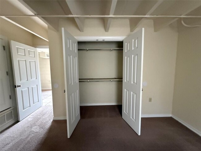 Photo - 729 E Commerce St