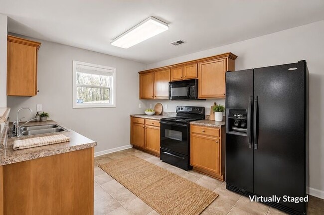 Photo - 138 Bermuda Lakes Dr