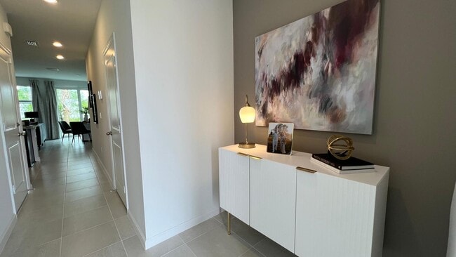 Photo - 560 Salisbury Cir