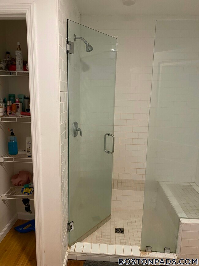 Photo - 152 Thornton St