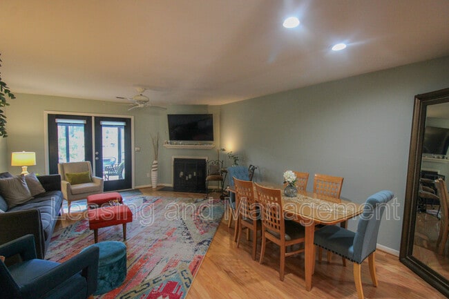 Photo - 5 Town Park Ln