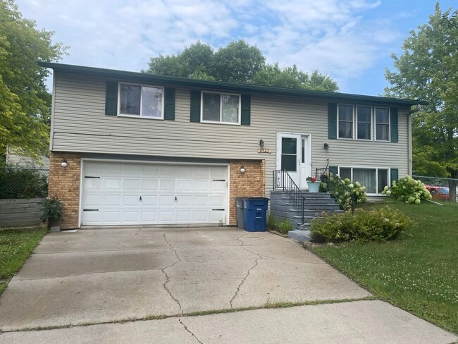 Photo - 2923 Heatherwood Cir S