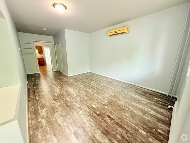Building Photo - 145 Spring Valley Rd Unit 147-#1 - 2 bedroom Rental