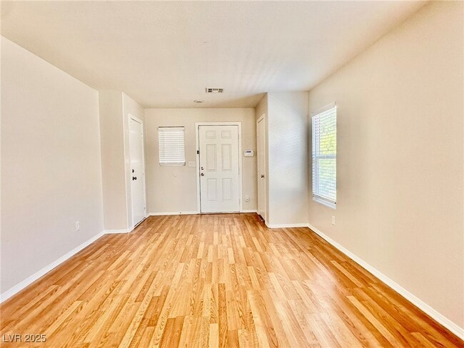 Photo - 9517 W Gilmore Ave