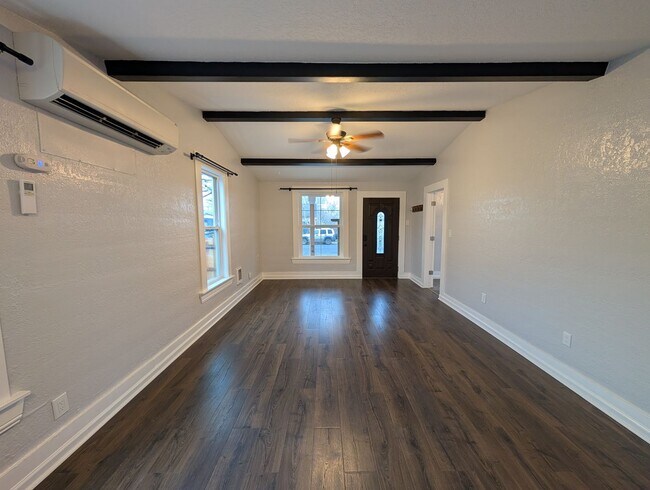 Photo - 2 bedroom 1 bath home *MOVE IN SPECIAL*