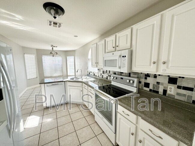 Photo - 2530 E Jasper Dr House