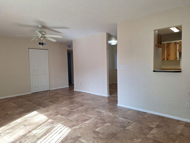 Photo - 2BR 2BA 1 CAR GARAGE DUPLEX