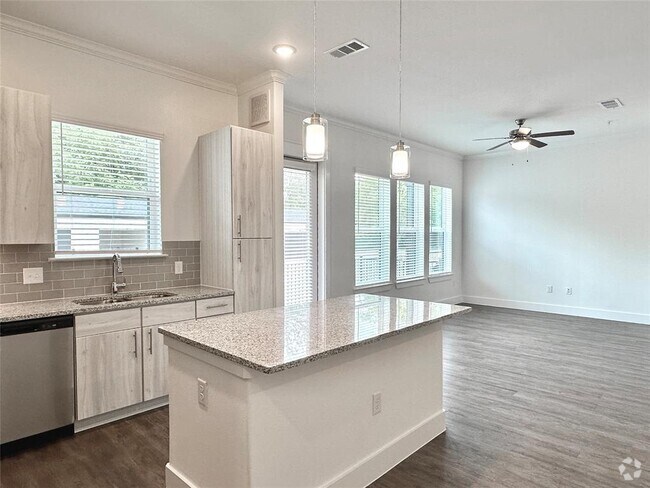 Building Photo - 3030 Greenbusch Rd Unit 417B Rental