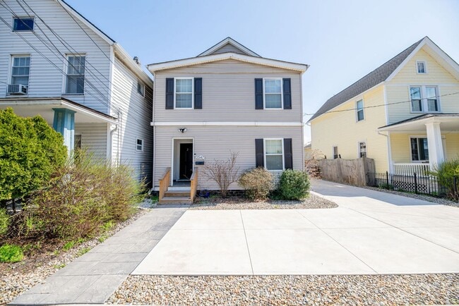 Building Photo - Prime Tremont Location | 2BR with Yard & Parking