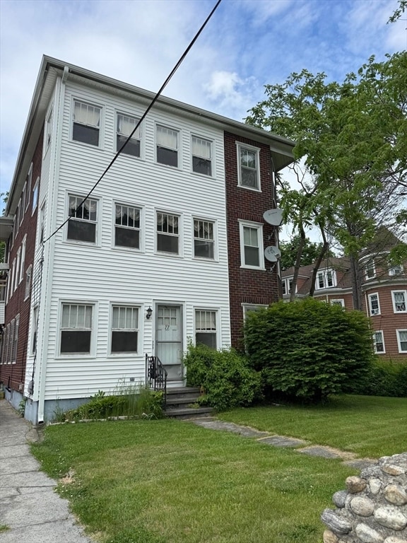 Building Photo - 77 Lake St Unit 2