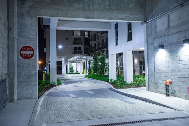 850 Living apartments — community photo