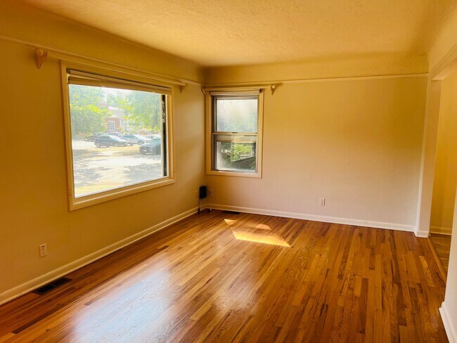 Photo - 3 Bedroom/1 Bath Bungalow in Woodstock neighborhood