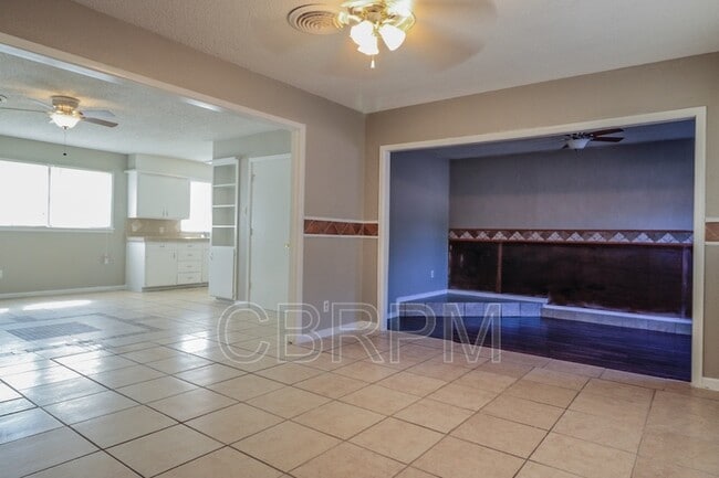 Photo - 2005 43rd St