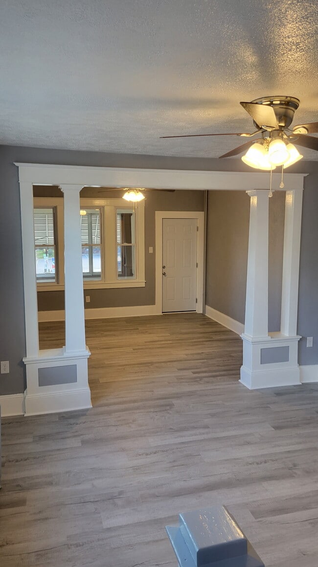 Photo - 701 Front St