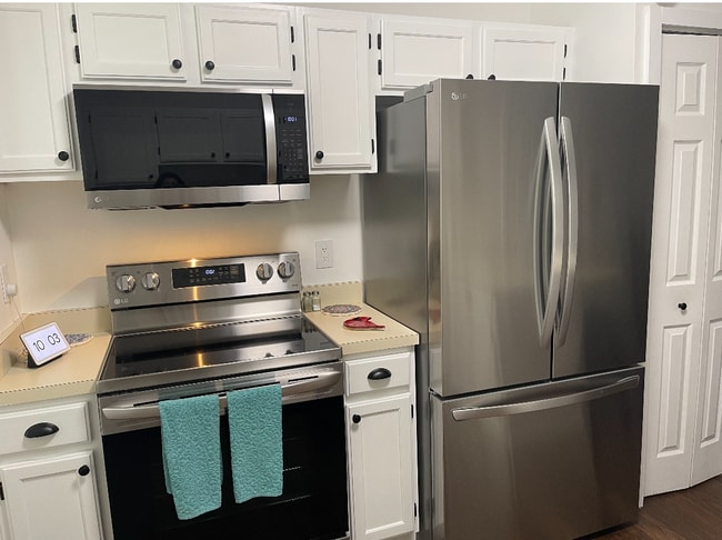 Photo - 421 NW 48th Blvd Unidad -