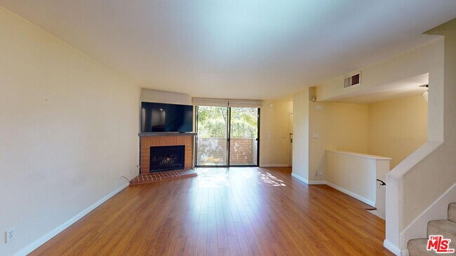Photo - 21930 Marylee St Unidad 97