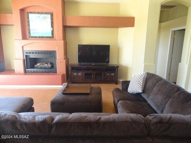 5704 E Río Verde Vista Dr