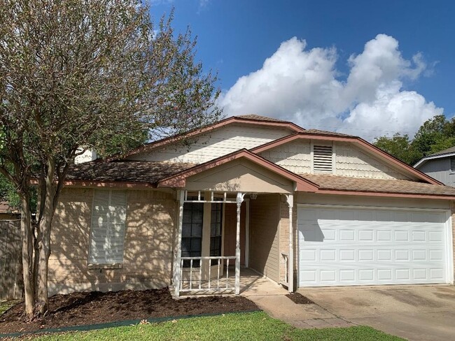 GREAT 3/2 HOME IN THE HEART OF NE AUSTIN! - GREAT 3/2 HOME IN THE HEART OF NE AUSTIN!