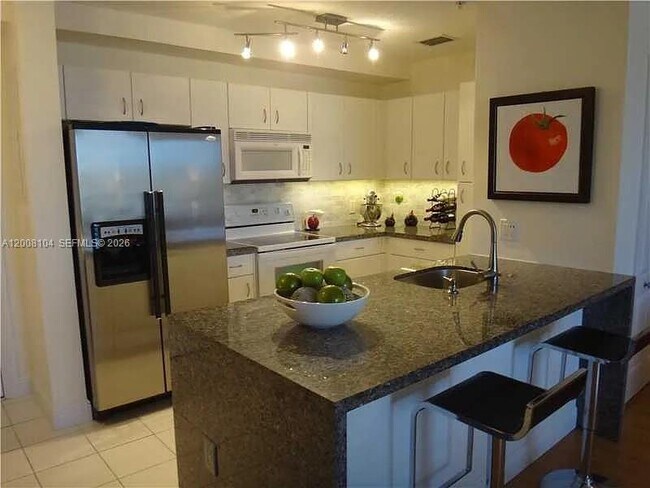 Photo - 2400 SW 27th Ave Unit 304