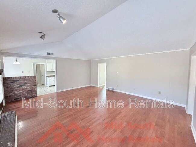 Photo - 7288 Hollorn Ln