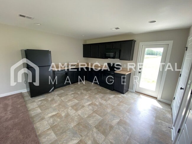 Photo - Home for Rent in Talladega, AL!!! COMING SOON!